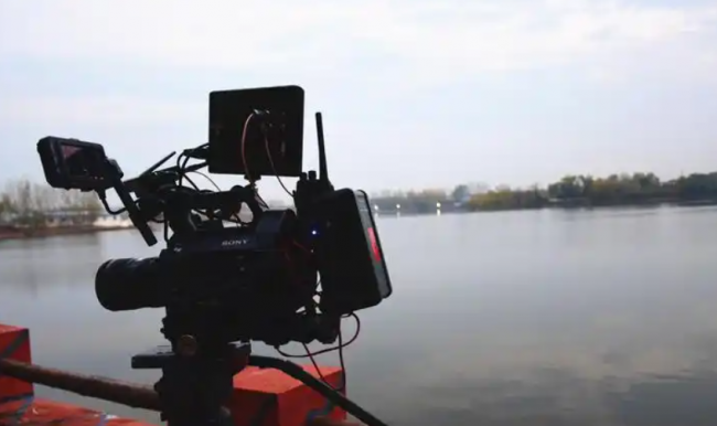 外景拍摄麦克风怎么选?十款专业级领夹式麦克风实测推荐合集