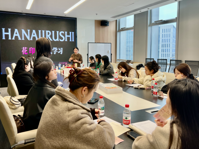 磨刀不误砍柴工：花印发光肌项目80%复购率背后的“慢功夫”