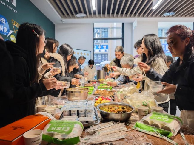 ��ů�˾ӣ����ֺ�ӽ����Ժ�乲��  ��ͬ��ͬ�С�΢��ɾ桱��Ŀ�Ž�����Ŀ�����ܽ��