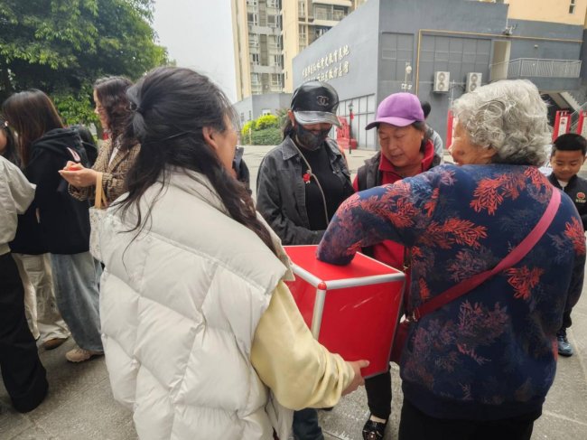 ��ů�˾ӣ����ֺ�ӽ����Ժ�乲��  ��ͬ��ͬ�С�΢��ɾ桱��Ŀ�Ž�����Ŀ�����ܽ��