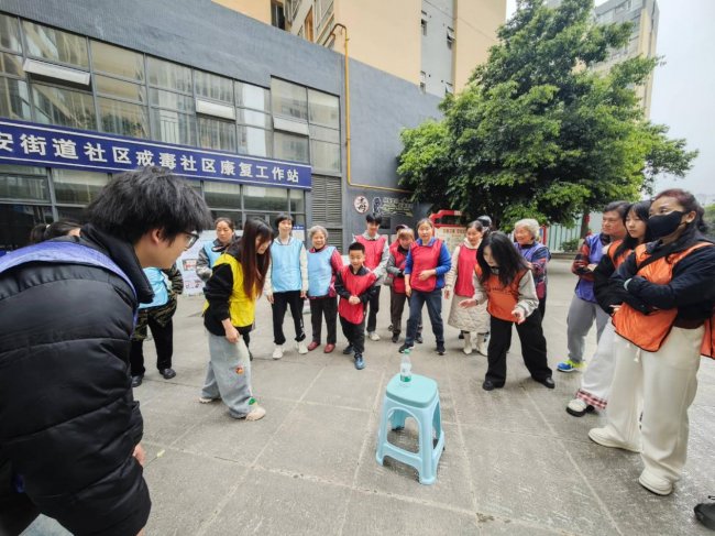 ��ů�˾ӣ����ֺ�ӽ����Ժ�乲��  ��ͬ��ͬ�С�΢��ɾ桱��Ŀ�Ž�����Ŀ�����ܽ��