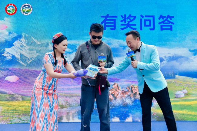 天山脚下春来信,锦官城里花正开——2026伊犁春夏季文旅推介会(成都站)在东郊记忆圆满举行第4张-成都新闻网 天山脚下春来信,锦官城里花正开——2026伊犁春夏季文旅推介会(成都站)在东郊记忆圆满举行第4张