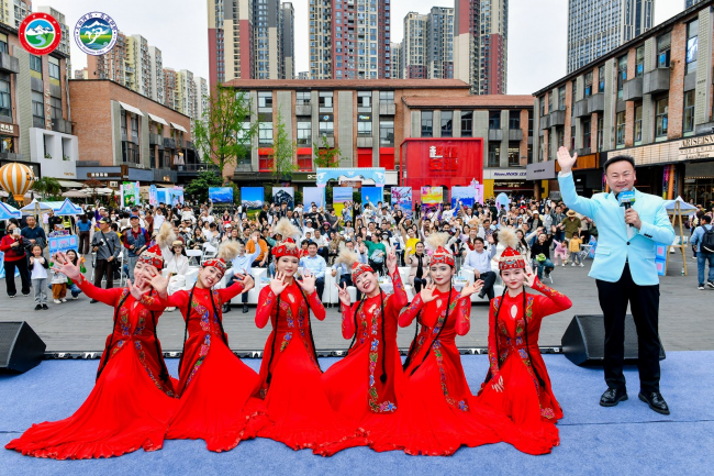 天山脚下春来信,锦官城里花正开——2026伊犁春夏季文旅推介会(成都站)在东郊记忆圆满举行第7张-成都新闻网 天山脚下春来信,锦官城里花正开——2026伊犁春夏季文旅推介会(成都站)在东郊记忆圆满举行第7张