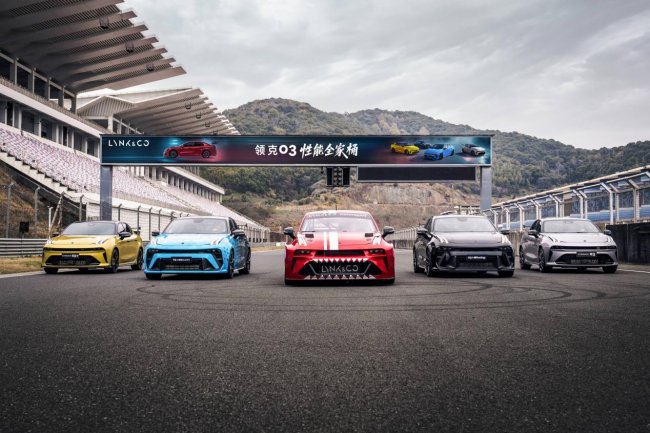 油价高企时代，领克03大尾翼版让燃油车再次真香