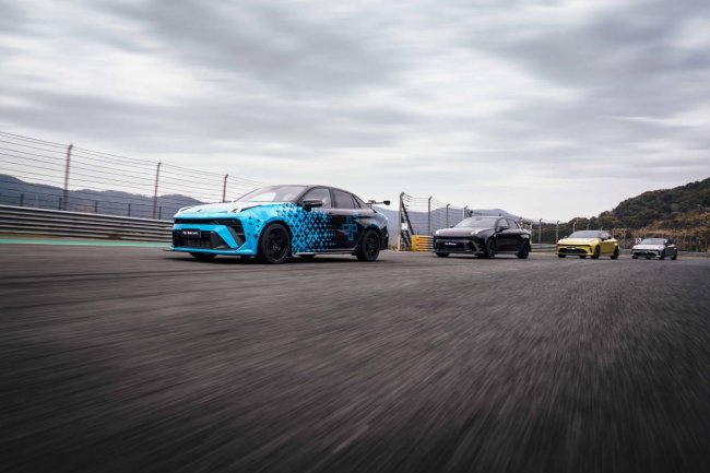 领克03赛道体验火爆,普通人轻松圆梦专业赛道