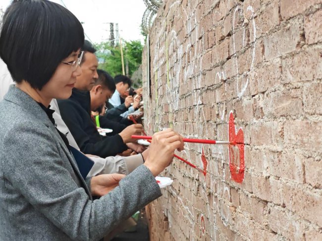 一棵香椿撬动乡村“生活方式样本”：昆明新发社区市集里的共建密码