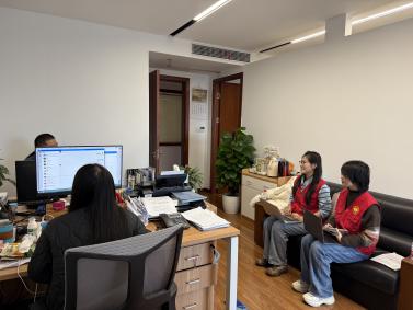 科技破局千年香榧采收困境，智能采摘无人机赋能山地林果产业升级