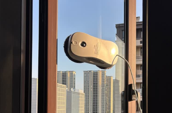 擦窗机器人值得买吗?过来人建议值得买的10款囗碑最好的擦窗机器人汇总,选对不交智商税