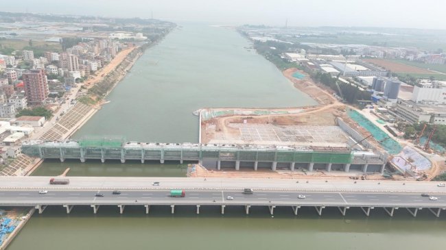 广东省湛江市吴川市塘尾分洪闸重建工程二期水下工程顺利通过验收