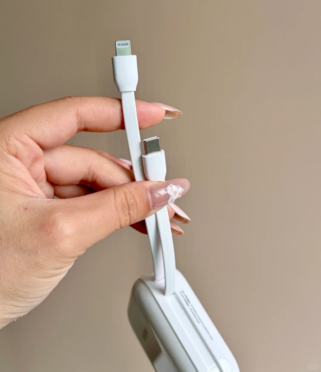 2万毫安和1万毫安充电宝哪个好？耐用充电快充电宝推荐，续航久充电快