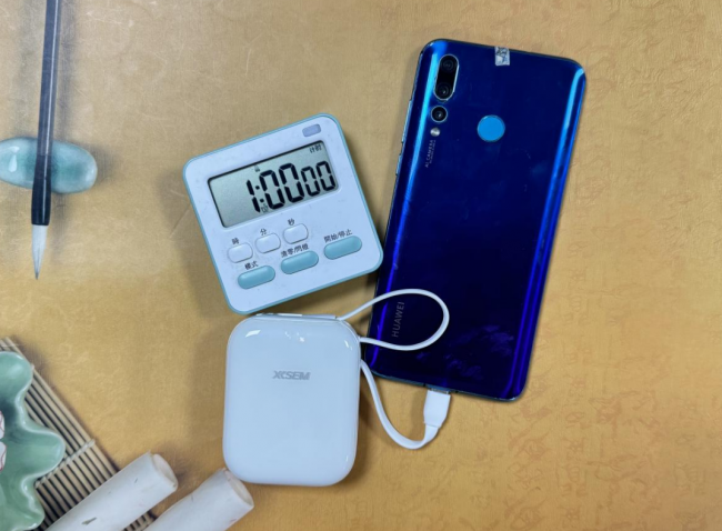 华为充电宝好用吗？传应南孚、西圣、华为充电宝哪款好？详细测评分析对比
