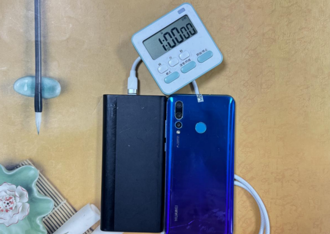 华为充电宝好用吗？传应南孚、西圣、华为充电宝哪款好？详细测评分析对比