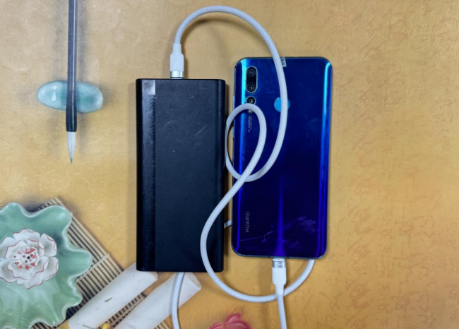 华为充电宝好用吗？传应南孚、西圣、华为充电宝哪款好？详细测评分析对比