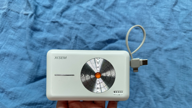 哪款充电宝好用又轻便？全维度测评十款好用便携充电宝，看完包懂！