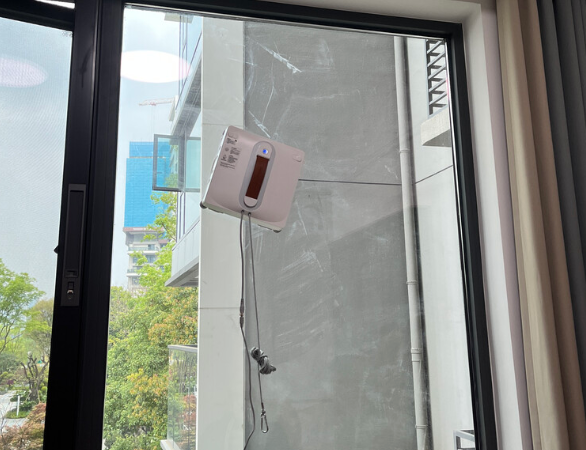 高层擦玻璃机器人实用吗？十大公认最好的擦窗器真实测评，看完高层不踩雷