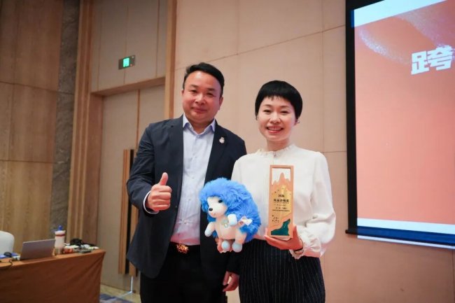 跨越山海，智创未来 蓝刺猬口腔连锁全国第四届私享会于青岛圆满礼成！