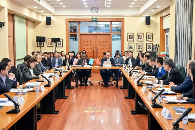 汇聚全球智慧，明阳智能在联合国全球契约组织CEO圆桌会建言能源普惠与供应链韧性