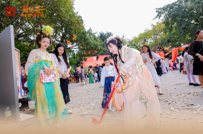 华裳映阆苑 古韵绽风华