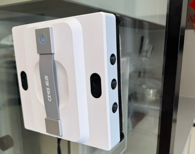 擦窗户玻璃用什么擦最干净？让玻璃焕然一新的擦窗机器人十大品牌实测，清洁不用愁