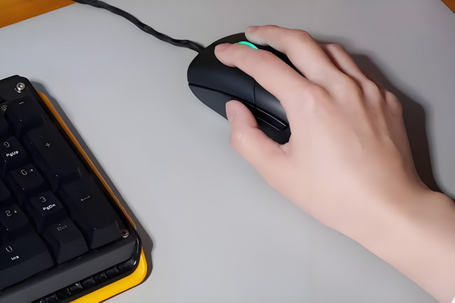 哪个牌子立式鼠标好用?2026年最建议买的10款人体工学鼠标品牌推荐，低延迟/长续航/多设备适配