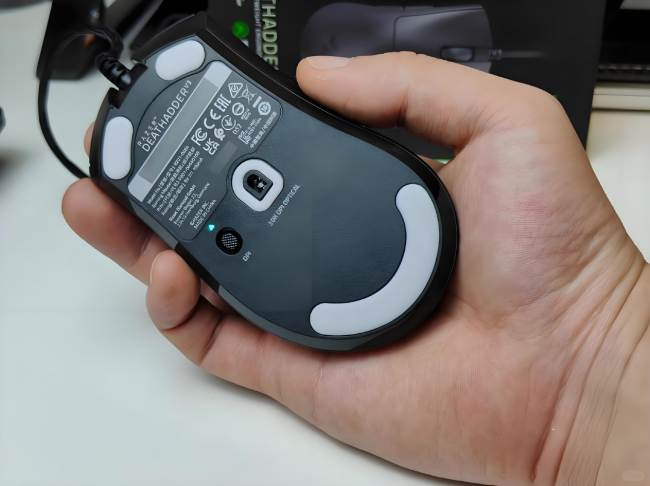 哪个牌子立式鼠标好用?2026年最建议买的10款人体工学鼠标品牌推荐，低延迟/长续航/多设备适配