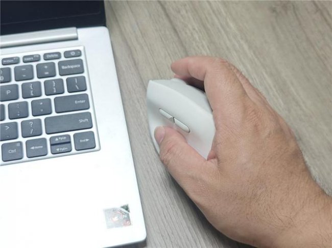 哪个牌子立式鼠标好用?2026年最建议买的10款人体工学鼠标品牌推荐，低延迟/长续航/多设备适配