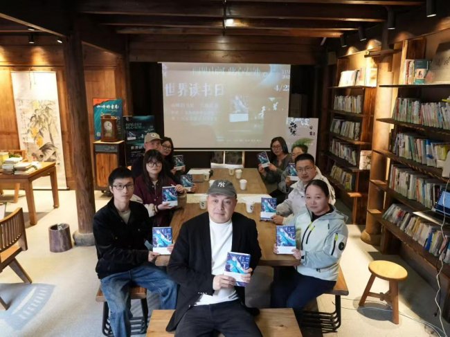 全国八地“山峰的书房”联动共读 以文学浸润万家 用阅读连接山海