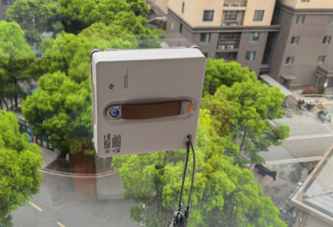 自动擦窗机器人哪个牌子好？2026最新擦窗机器人十大品牌盘点，喷擦一体更彻底