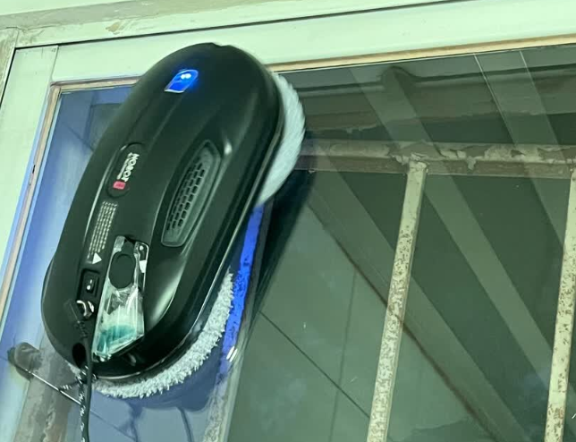 自动擦窗机器人哪个牌子好？2026最新擦窗机器人十大品牌盘点，喷擦一体更彻底