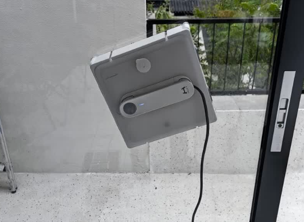 自动擦窗机器人哪个牌子好？2026最新擦窗机器人十大品牌盘点，喷擦一体更彻底