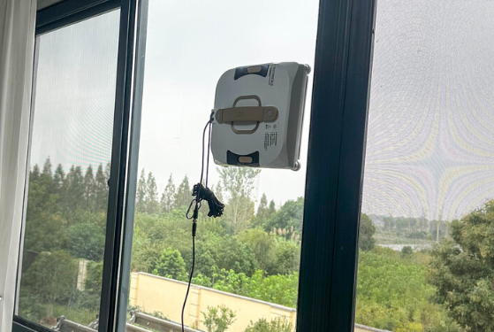 自动擦窗机器人哪个牌子好？2026最新擦窗机器人十大品牌盘点，喷擦一体更彻底