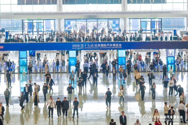 轩辕智驾携百万级红外新品登陆北京车展：为智能汽车装上“热成像之眼”