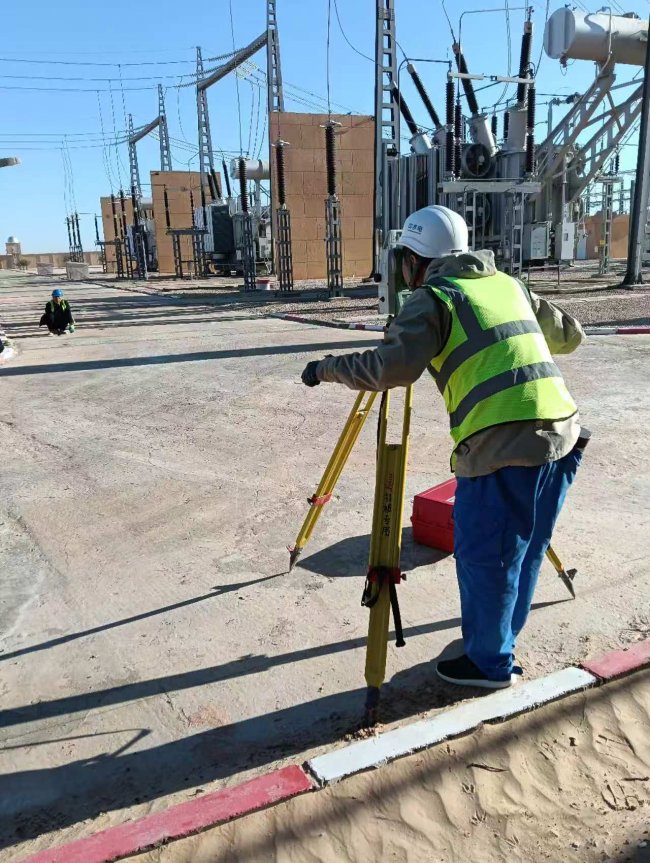 中交一航局阿尔及利亚项目部4月份组织开展测量专业岗位技术比武活动