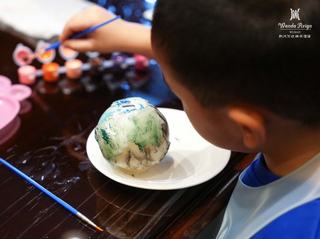 烛光绘地球 香遇一小时武汉万达瑞华酒店地球一小时活动