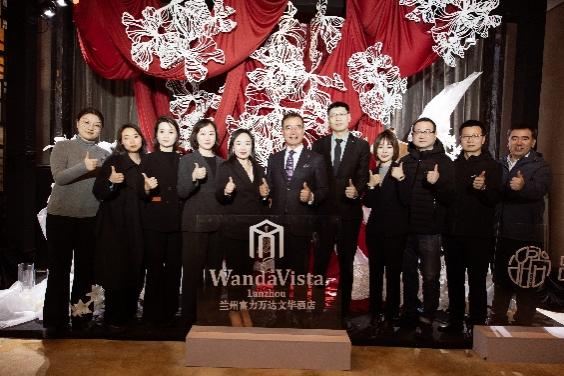 兰州富力万达文华酒店“绯色春序”春季婚礼秀启幕 以绯金浪漫解锁备婚新体验 兰州富力万达文华酒店“绯色春序”春季婚礼秀启幕 以绯金浪漫解锁备婚新体验