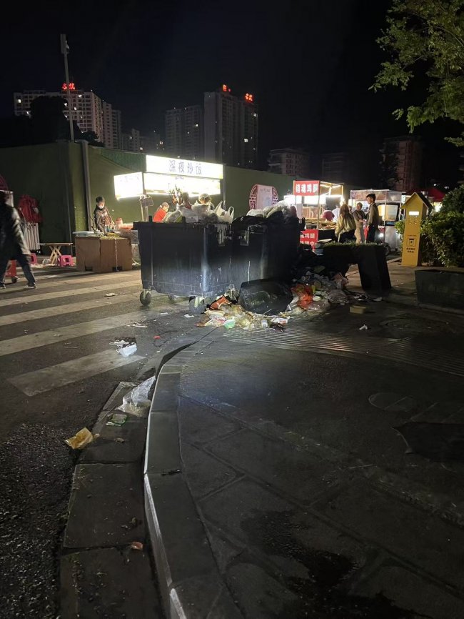 楚雄西门古城夜市火爆背后的居民之痛:烟火气还是烦心事?