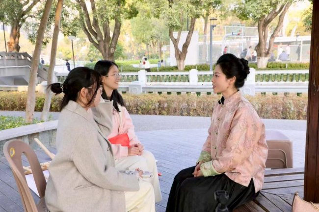 拾忆南音访传人，青春聚力守非遗  ——福建师大“拾忆南音”实践队对话南音新一代传承人许达妮