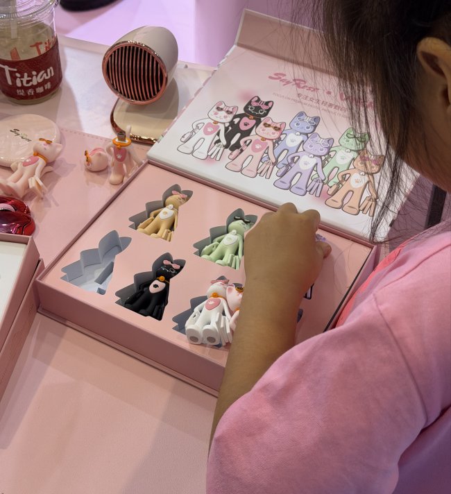 礼品界的新宠品牌!!SayRose以“科技+美学+定制”重构礼品逻辑 礼品界的新宠品牌!!SayRose以“科技+美学+定制”重构礼品逻辑
