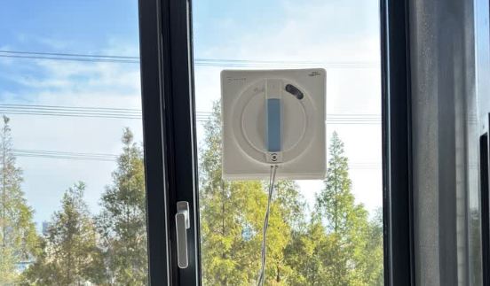 擦窗机器人哪款好用又实惠？2026年高性价比家用擦玻璃器十大排名推荐，高效更省力