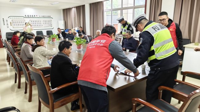 警保村联动进乡村   宣教护航平安民生