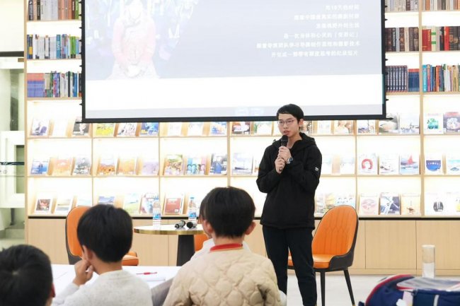 她们用一部获奖纪录片作品，进入了世界一流的大学