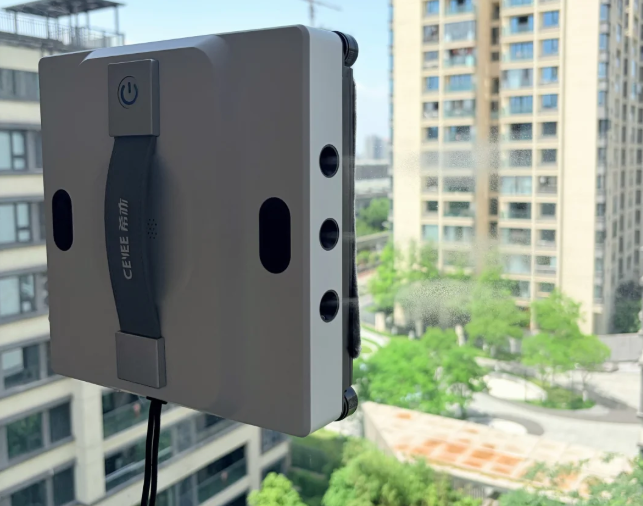 擦窗机器人可以擦外面吗?含科沃斯、希亦、玻妞等十大安全擦窗机品牌测评，高层户外可使用