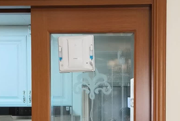 擦窗机器人哪个牌子好？家用选哪种更合适？家用款擦玻璃机器人品牌排行榜前十名推荐，第一名无敌