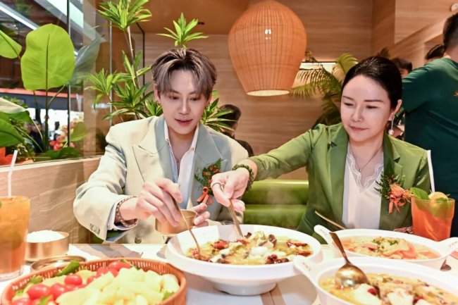 三店同开!鱼你在一起开启6.0体系化出海时代 三店同开!鱼你在一起开启6.0体系化出海时代