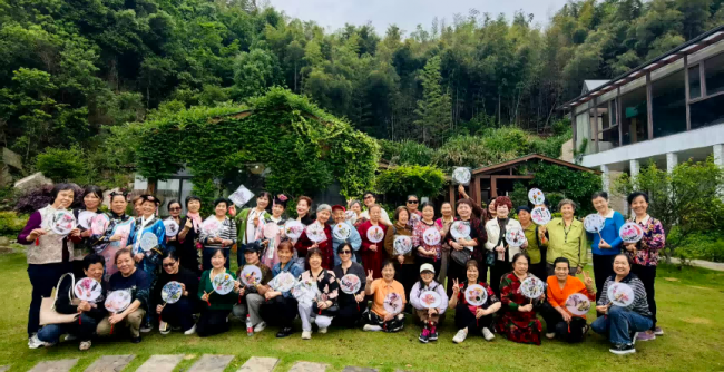 幸福好时光里的别样母亲节：退休老人以欢聚书写温情