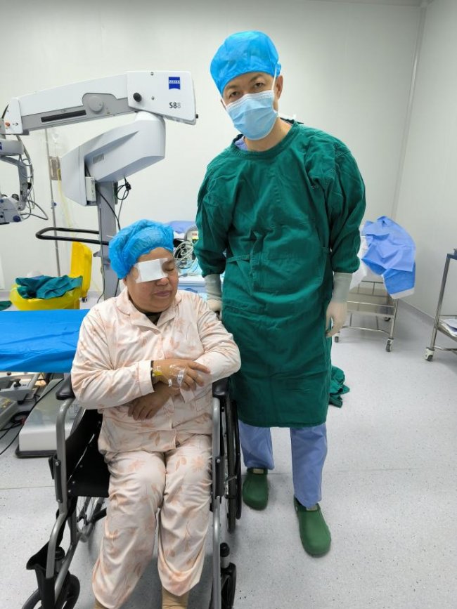 青海爱尔跨越距离的温暖守护：独居残疾老人马桂花的“光明之旅”
