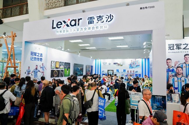 2026北京P&E展：雷克沙斩获华龙奖最佳存储卡，携手阿根廷国家队闪耀影像盛会