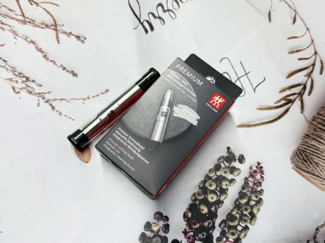 鼻毛修剪器好还是剪刀好？剪鼻毛器哪个牌子最好？口碑好的鼻毛器
