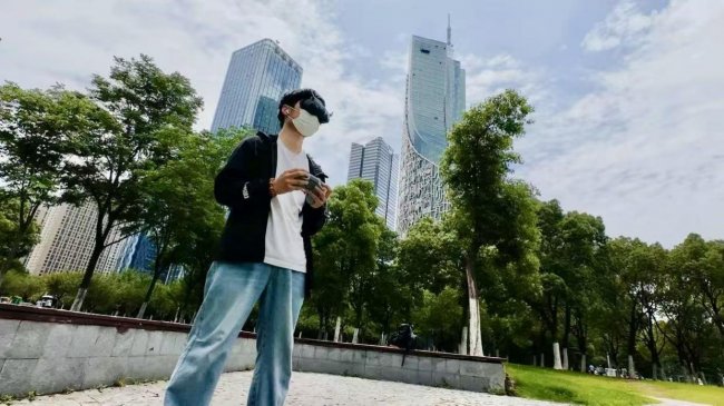从玩飞机的小朋友到“00后知名飞手”：段安洋的逆袭之路
