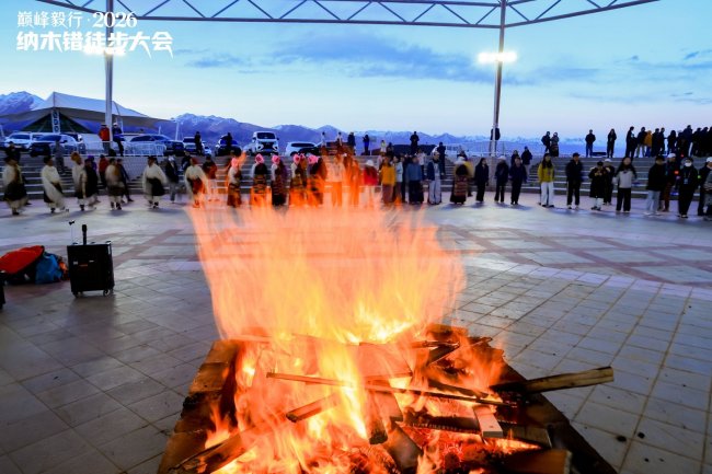湖开纳木，步履当雄 | 巅峰毅行·2026纳木错徒步大会圆满结束